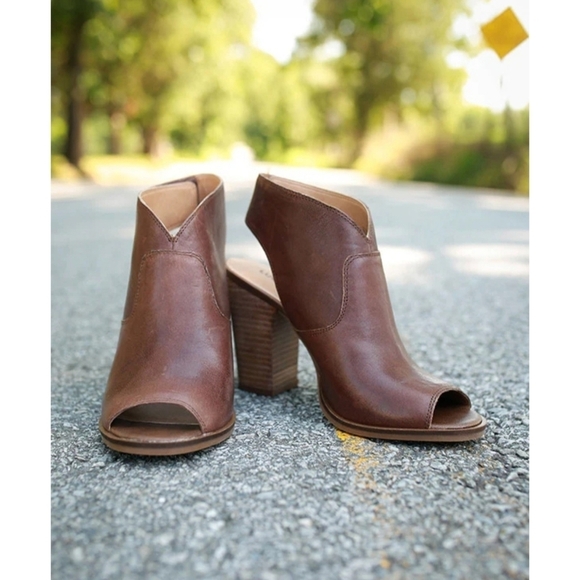Lucky Brand Shoes - Lucky Brand Lizet brown leather heels